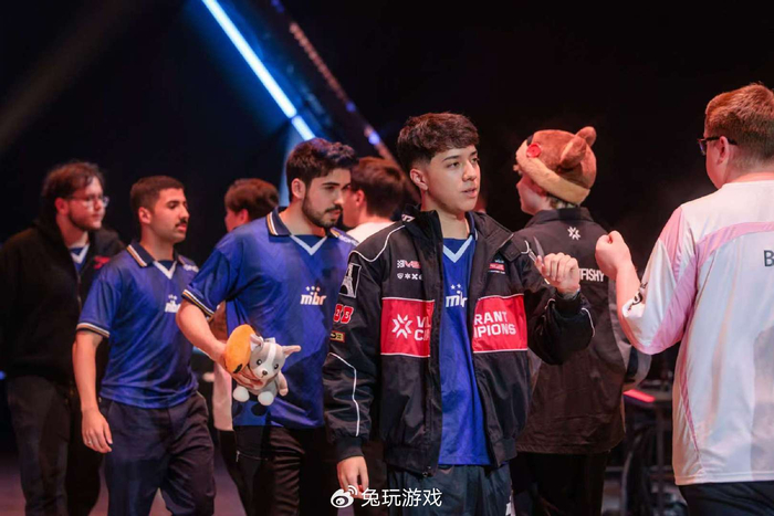 包含100T横扫FNC，Deft完成史诗逆转宿命之战全球总决赛，锁定晋级资格的词条