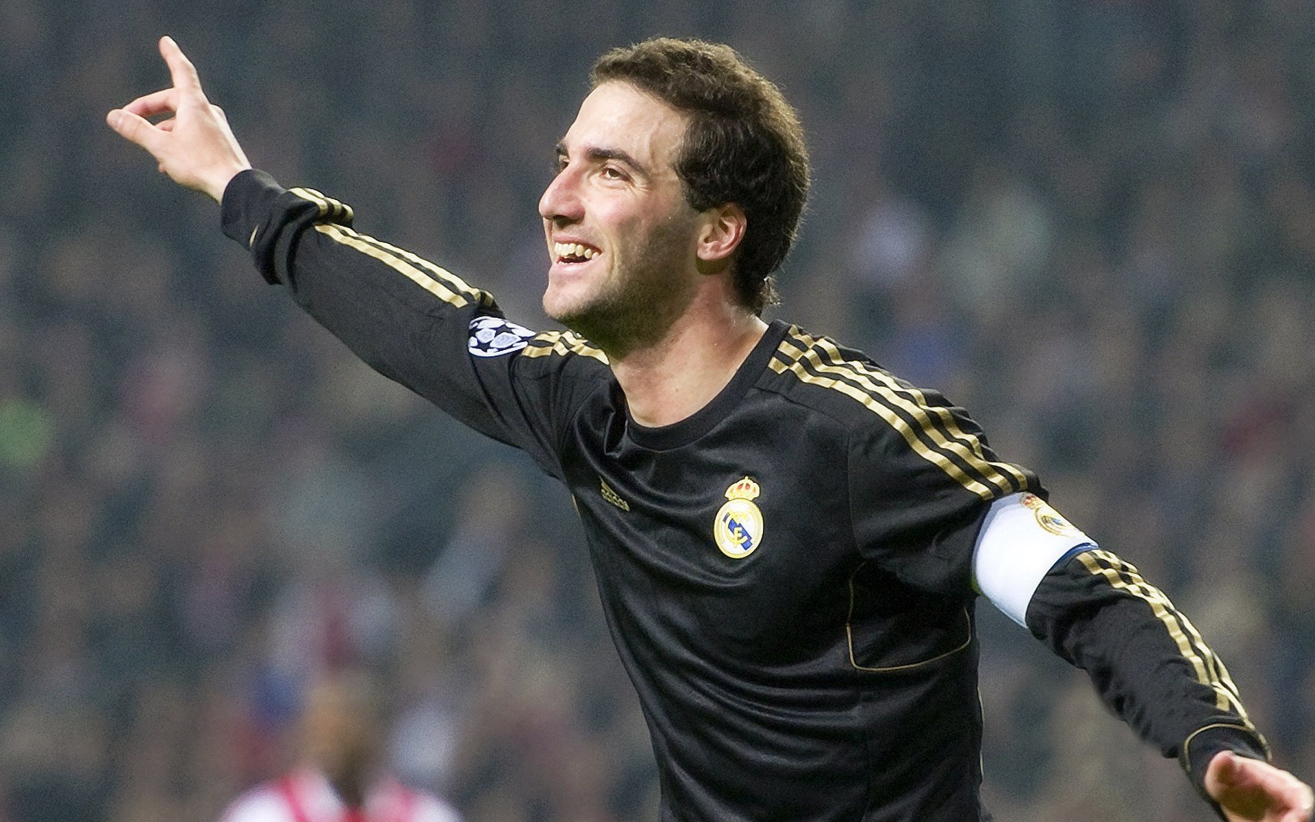 CBA遭遇残酷对比，NBA超新星东契奇已在另一个维度战斗