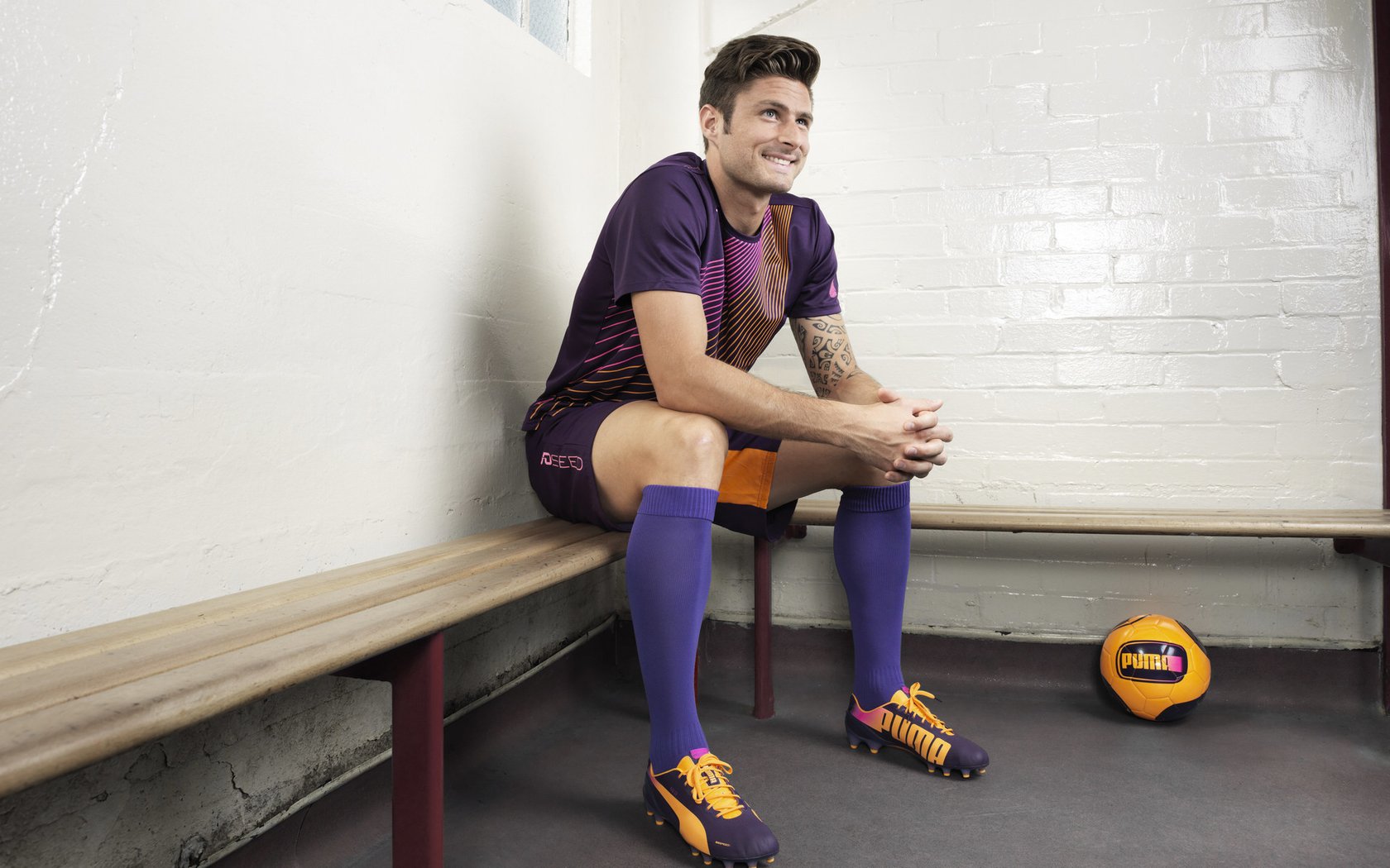 布伦森单骑救主还是猛龙团队碾压？上海队暴露的双塔困境与现代篮球的残酷答案