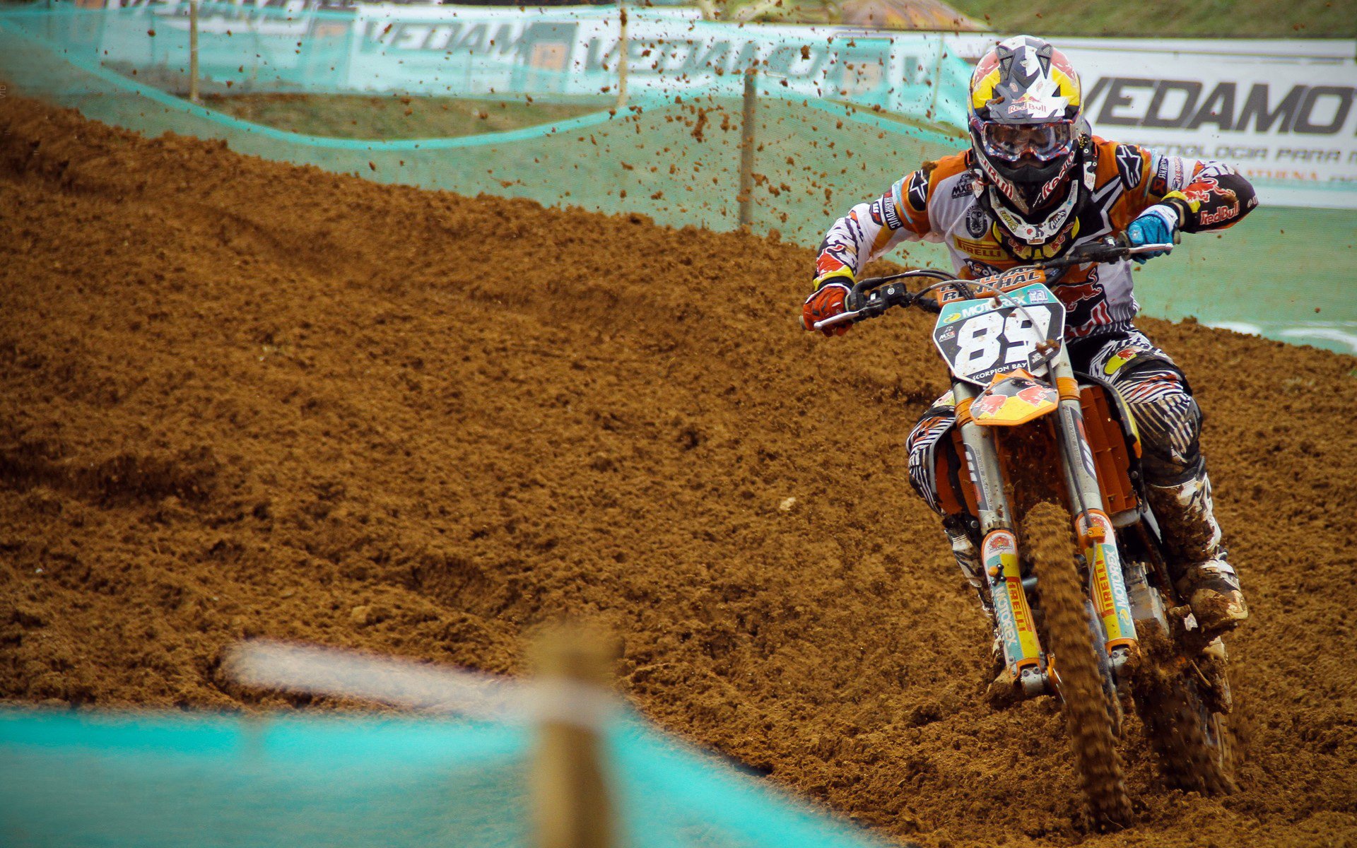 冰冷与火焰的对决，伦纳德致命连击，勇士绝境下抢回系列赛生机